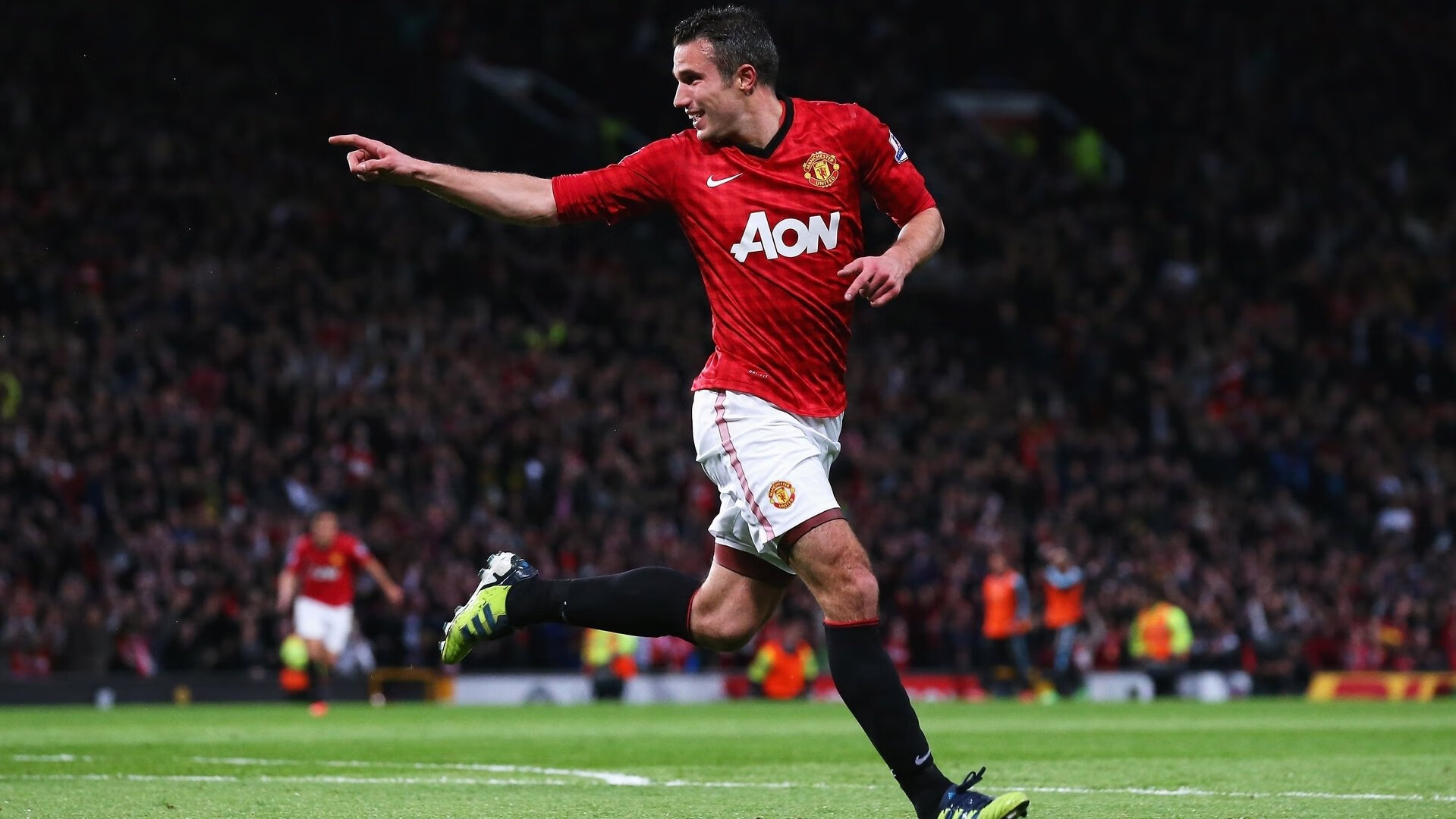 法甲：里昂2-1逆转尼斯，队内明星表现抢眼，里昂法甲排名