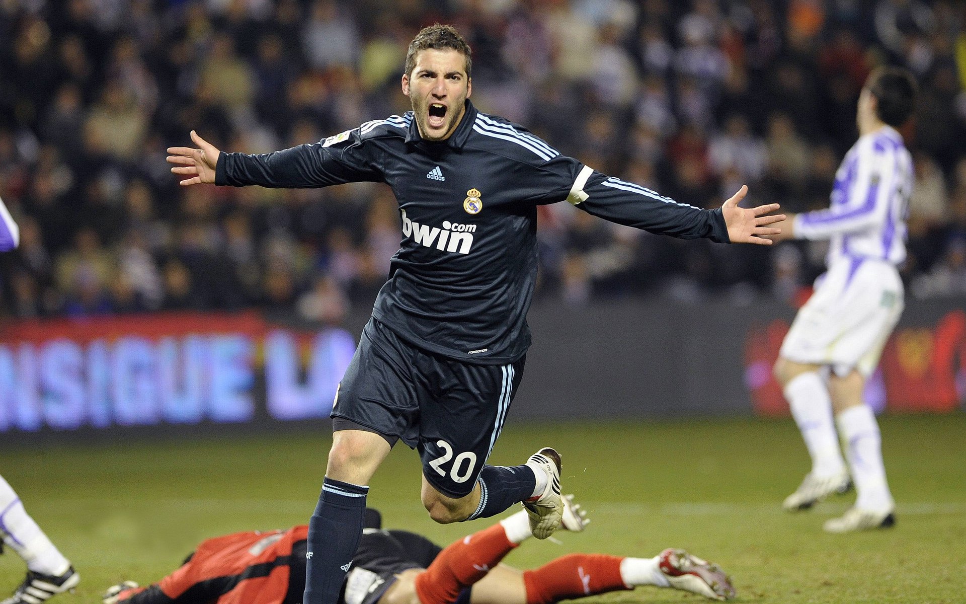 雷霆球员挑战极限运动，展现多面才华，雷霆球员2020